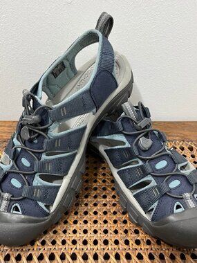 Size 10 KEEN Outdoor Adventure Newport H2 Hybrid Womens Water Sandal Hiking Shoe